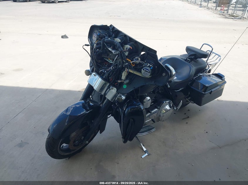 1HD1KB415AB659029 2010 HARLEY-DAVIDSON STREET GLIDE photo no. 2