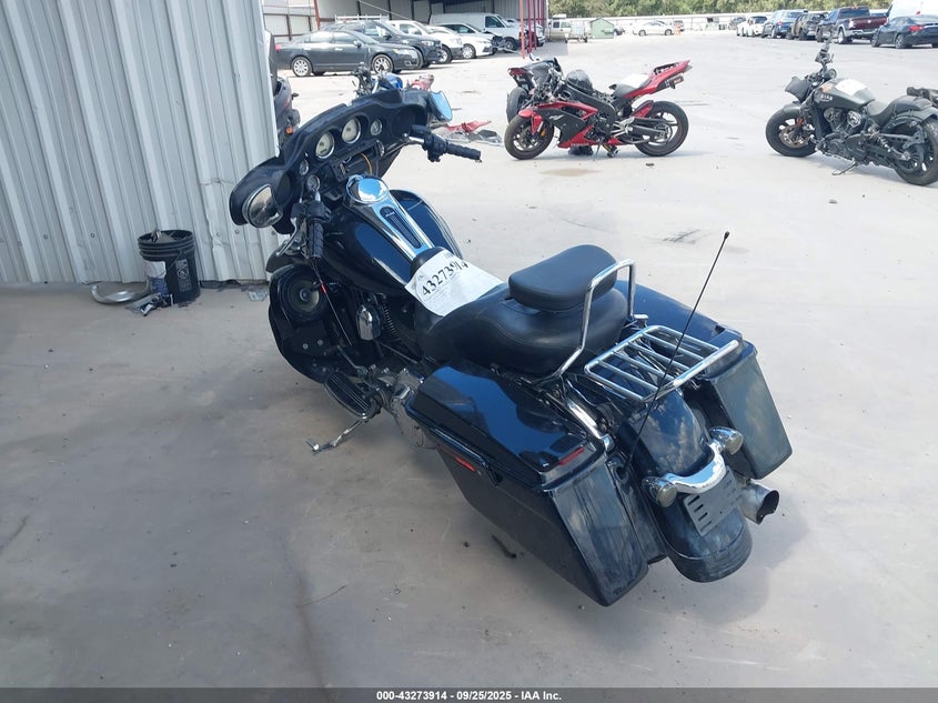 1HD1KB415AB659029 2010 HARLEY-DAVIDSON STREET GLIDE photo no. 3