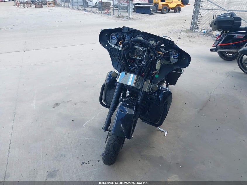 1HD1KB415AB659029 2010 HARLEY-DAVIDSON STREET GLIDE photo no. 5