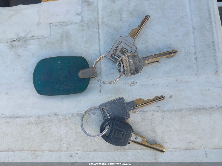 1988 Chevrolet Gmt-400 K2500 VIN: 1GCFK24K7JE152082 Lot: 43273976