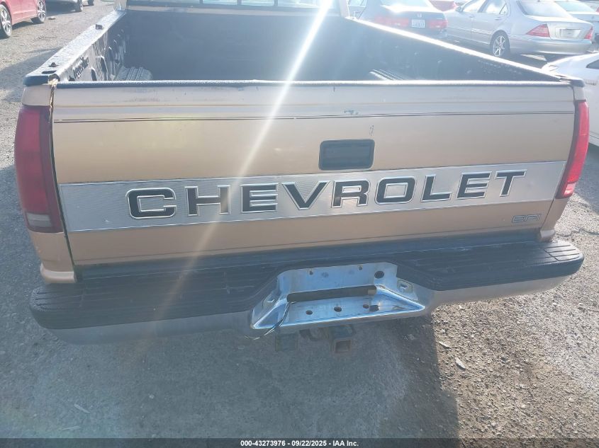 1988 Chevrolet Gmt-400 K2500 VIN: 1GCFK24K7JE152082 Lot: 43273976