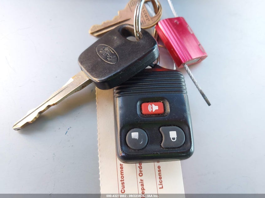 2002 Ford F-150 Lariat/Xlt VIN: 1FTRW08L22KB60098 Lot: 43273982