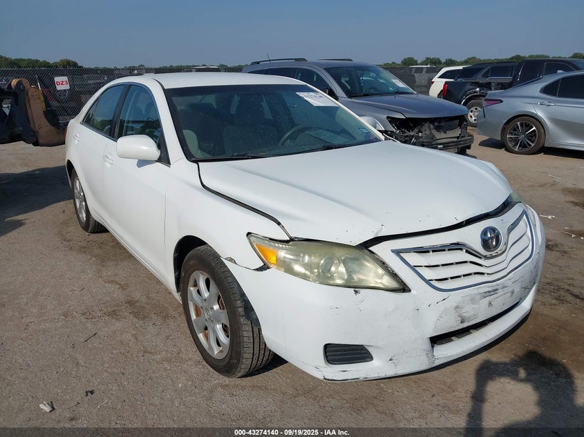 TOYOTA CAMRY LE