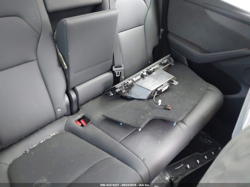 2026 Tesla Model Y Long Range Dual Motor All-Wheel Drive/Long Range Launch Series VIN: 7SAYGDEE9TF339892 Lot: 43274227