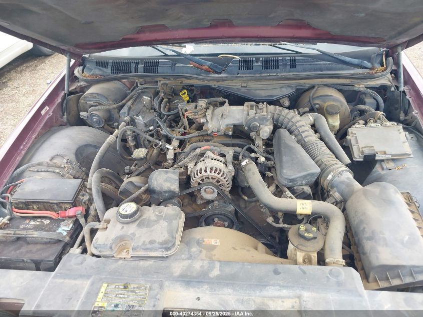 2005 Mercury Grand Marquis Gs VIN: 2MEFM74W85X629888 Lot: 43274354