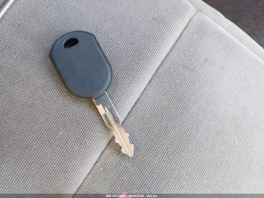 2005 Mercury Grand Marquis Gs VIN: 2MEFM74W85X629888 Lot: 43274354