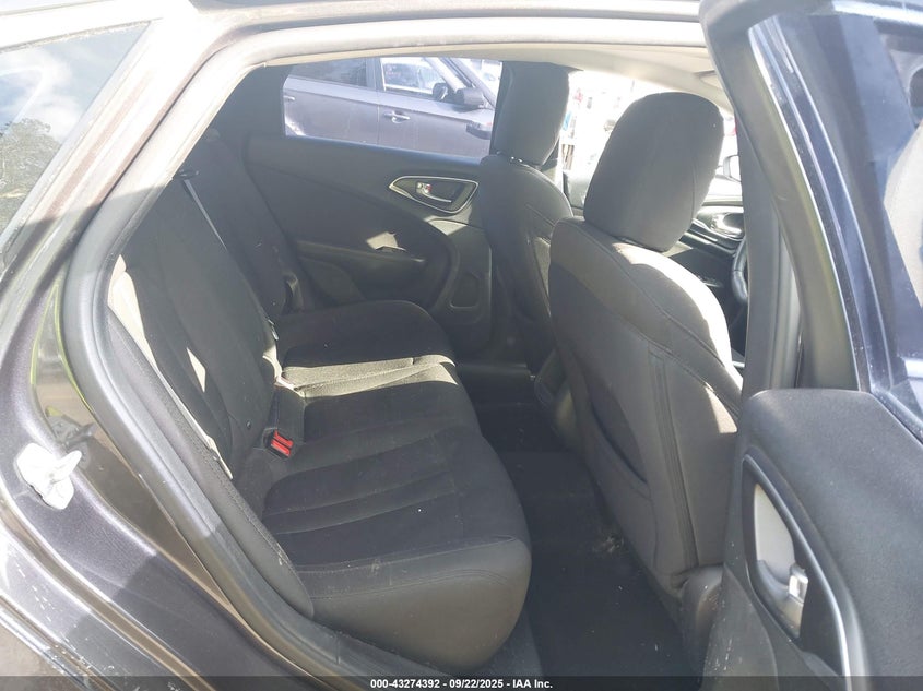 2015 Chrysler 200 Limited VIN: 1C3CCCAB8FN741017 Lot: 43274392