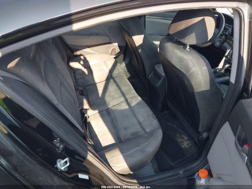 2017 HYUNDAI ELANTRA SE KMHD74LF8HU201293