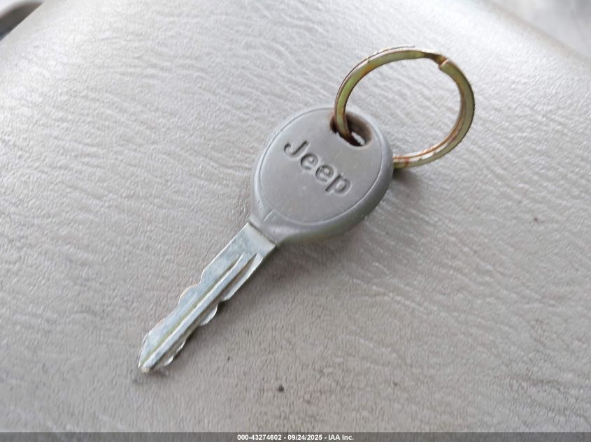 2003 Jeep Grand Cherokee Laredo VIN: 1J4GX48S33C523680 Lot: 43274602