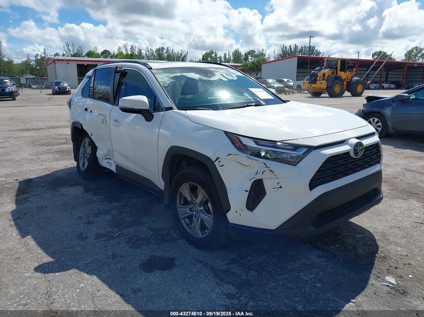 TOYOTA RAV4 XLE