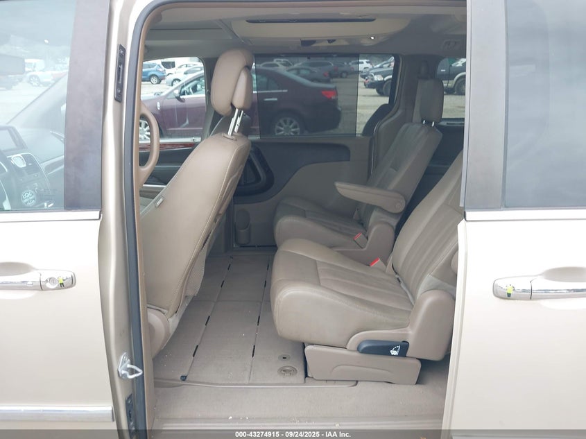 2016 Chrysler Town & Country Touring-L Anniversary Edition VIN: 2C4RC1CG2GR260722 Lot: 43274915