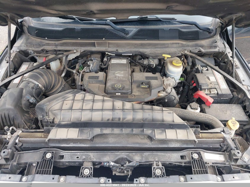 2019 Ram 3500 Laramie 4X4 8' Box VIN: 3C63R3JL4KG526215 Lot: 43274941