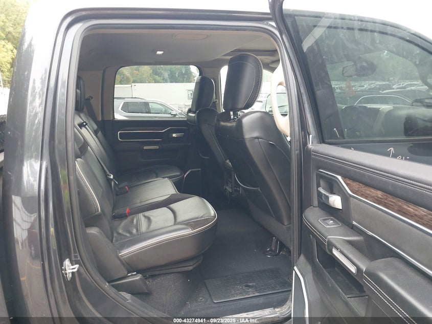 2019 Ram 3500 Laramie 4X4 8' Box VIN: 3C63R3JL4KG526215 Lot: 43274941