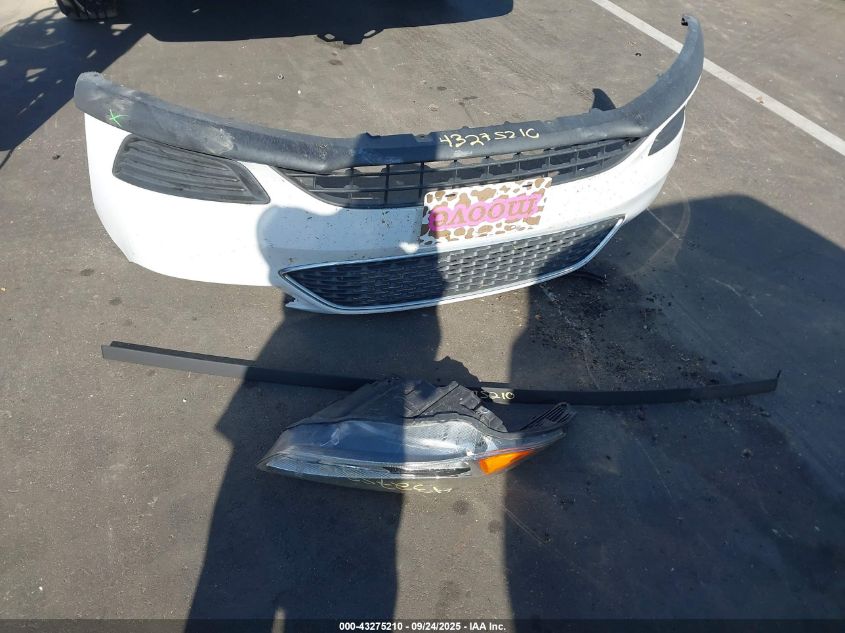 2018 Ford Focus Se VIN: 1FADP3K21JL231539 Lot: 43275210