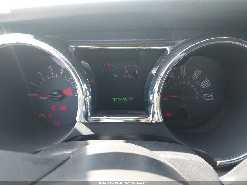 2005 Ford Mustang V6 Deluxe/V6 Premium VIN: 1ZVFT80N955128353 Lot: 43275289