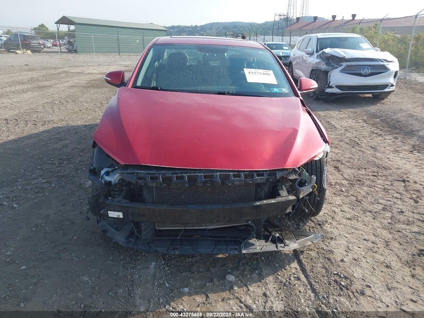 2017 HYUNDAI ELANTRA LIMITED - 5NPD84LF7HH009407