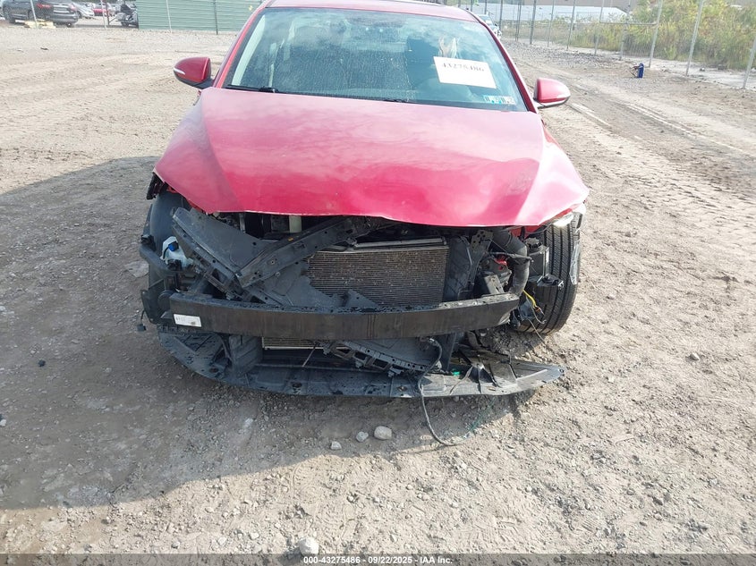 2017 HYUNDAI ELANTRA LIMITED - 5NPD84LF7HH009407