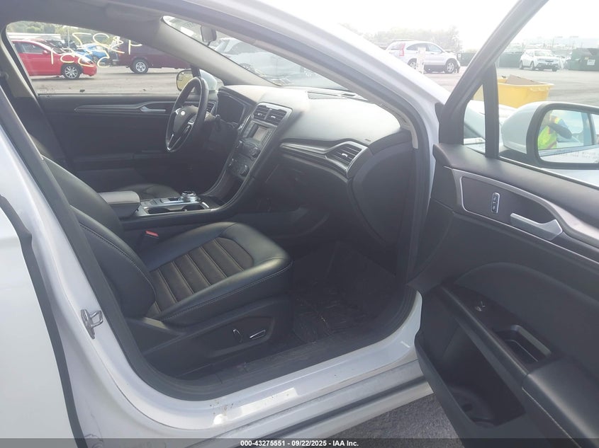VIN 3FA6P0LU5HR234480 2017 FORD FUSION HYBRID SE