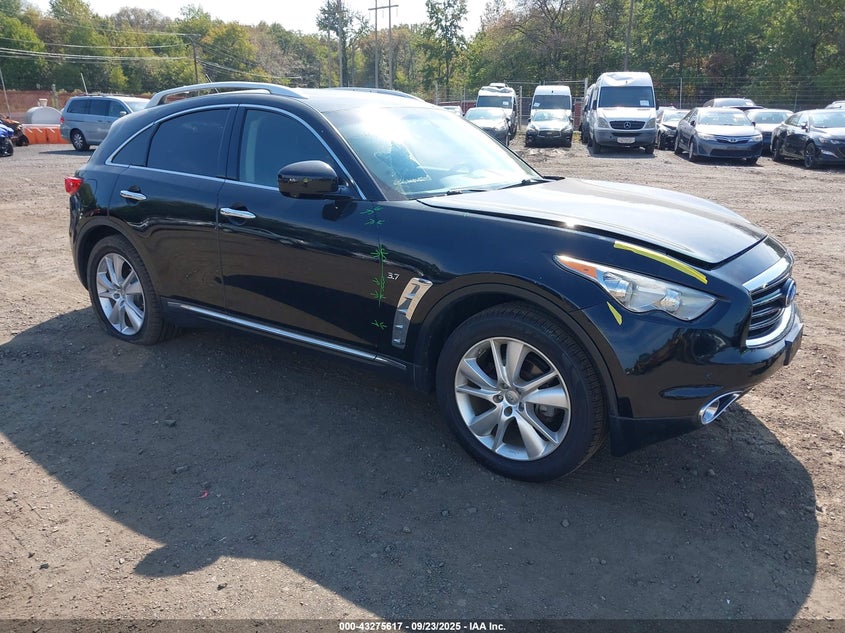 INFINITI QX70