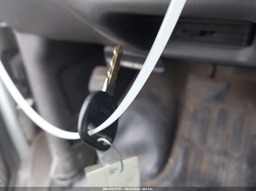 2002 GMC Savana Standard VIN: 1GTFG25M821125841 Lot: 43275797