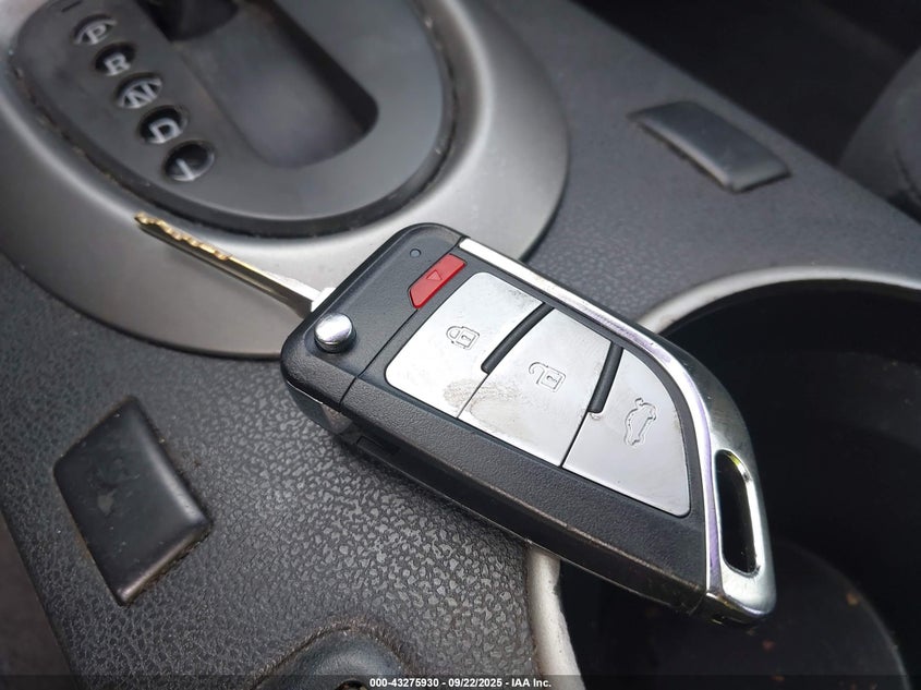 2013 NISSAN ROGUE S - JN8AS5MT2DW026140