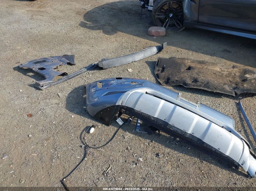 2017 Volvo Xc60 T5/Dynamic VIN: YV440MRR8H2103867 Lot: 43276084