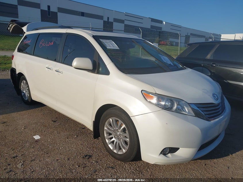 5TDYK3DC1FS675011 2015 Toyota Sienna Xle Premium 8 Passenger auction photo 1