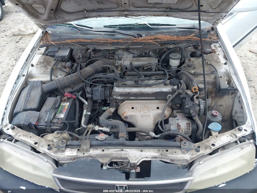 1996 Honda Accord Lx/Ex VIN: 1HGCD5639TA015340 Lot: 43276236