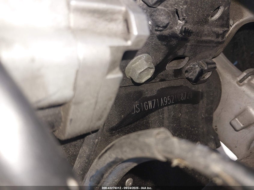 2005 Suzuki Gsx1300 Rk5 VIN: JS1GW71A952108720 Lot: 43276312