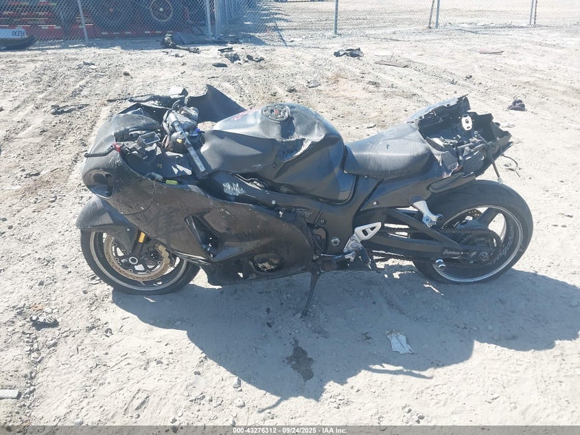 2005 Suzuki Gsx1300 Rk5 VIN: JS1GW71A952108720 Lot: 43276312