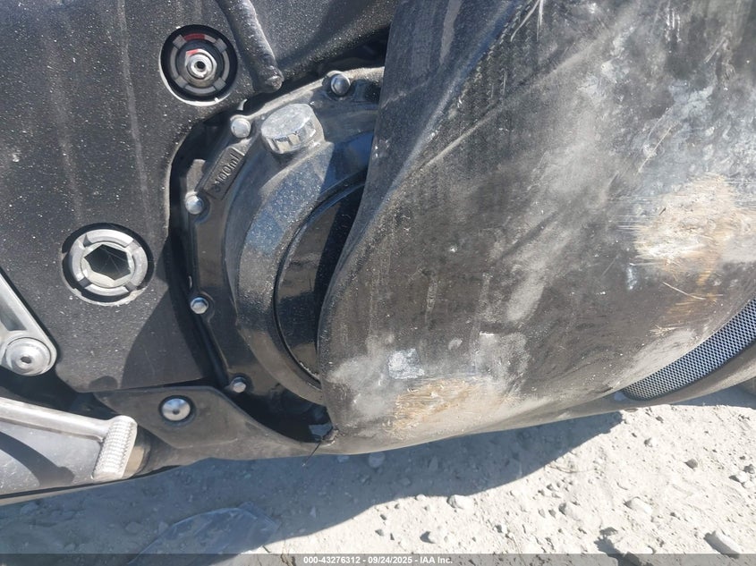 2005 Suzuki Gsx1300 Rk5 VIN: JS1GW71A952108720 Lot: 43276312