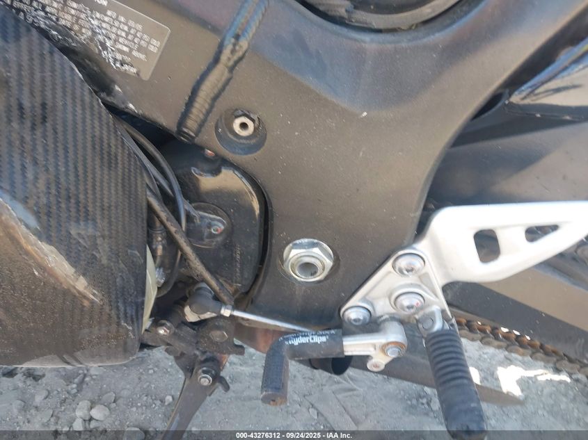 2005 Suzuki Gsx1300 Rk5 VIN: JS1GW71A952108720 Lot: 43276312