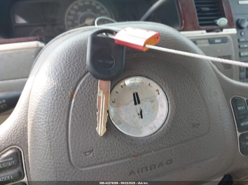 2004 Lincoln Town Car Signature VIN: 1LNHM81W24Y653943 Lot: 43276396