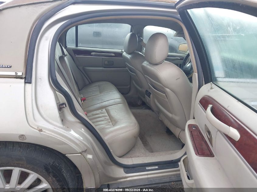 2004 Lincoln Town Car Signature VIN: 1LNHM81W24Y653943 Lot: 43276396