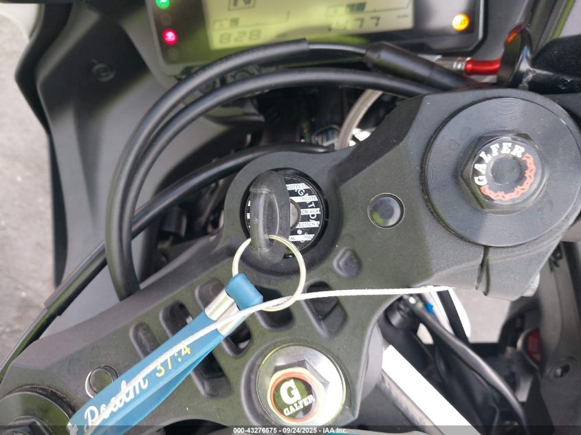 2024 Yamaha Yzfr3 A VIN: MH3RH18Y3RK014526 Lot: 43276575