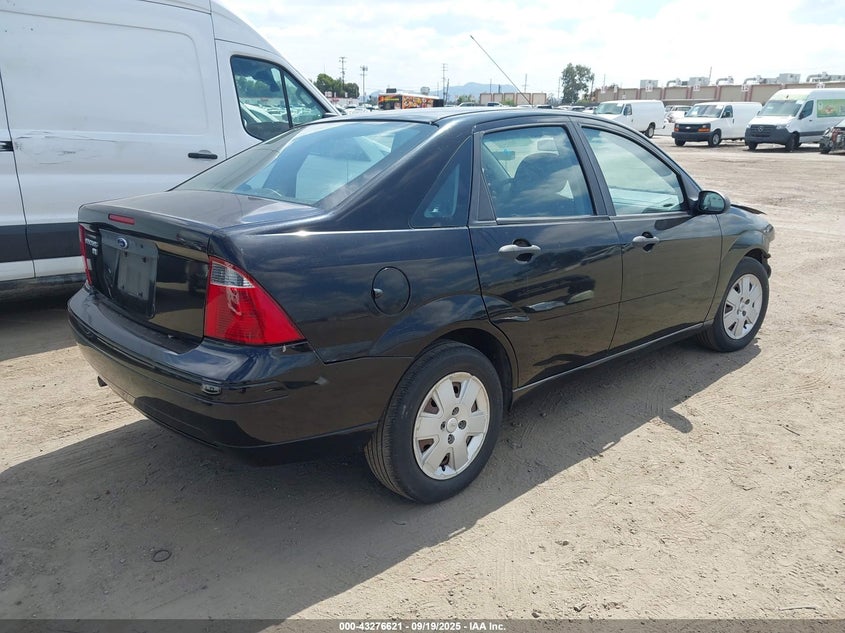 1FAFP34N77W327764 2007 FORD FOCUS photo no. 4