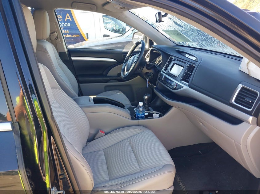 2015 TOYOTA HIGHLANDER LE PLUS V6 - 5TDBKRFH8FS199647