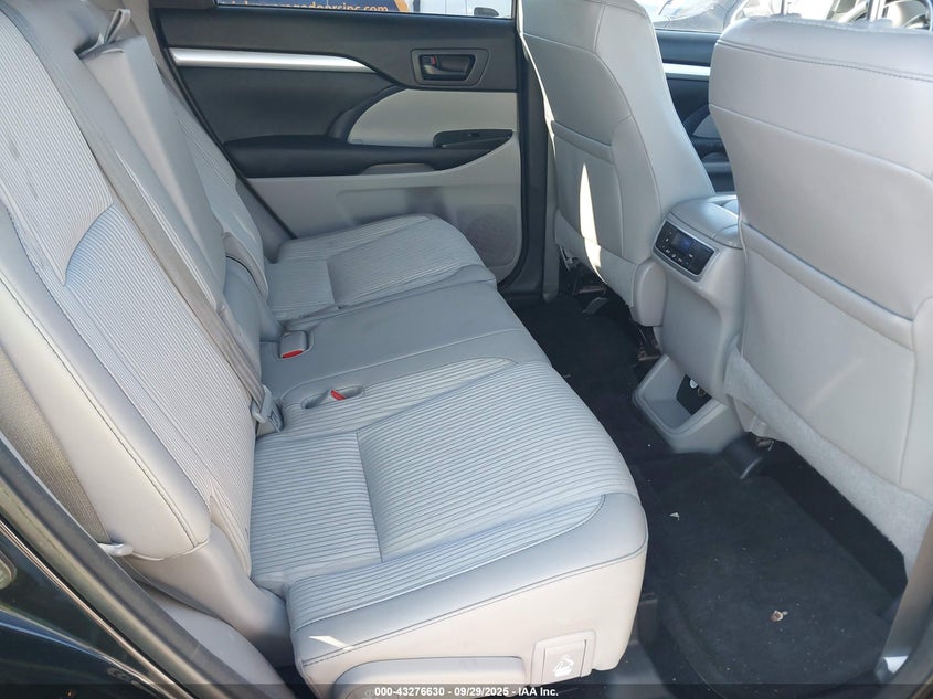 2015 TOYOTA HIGHLANDER LE PLUS V6 - 5TDBKRFH8FS199647