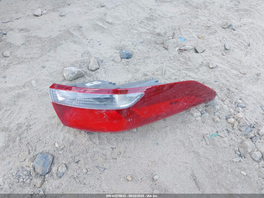 2018 Hyundai Elantra Value Edition VIN: 5NPD84LF3JH388945 Lot: 43276833