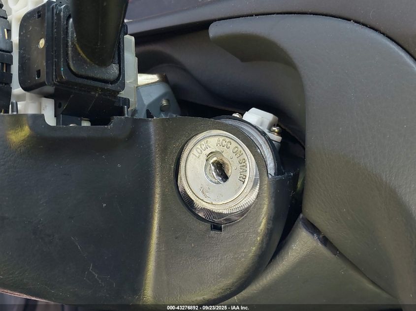 2002 Hyundai Elantra Gt VIN: KMHDN55D32U057795 Lot: 43276892