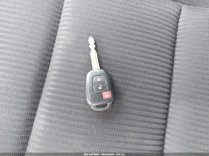 2015 TOYOTA RAV4 LE - JTMBFREV3FD133272