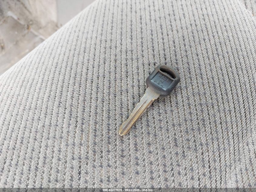 1995 Chevrolet Gmt-400 K2500 VIN: 1GCGK29K4SE191565 Lot: 43277075