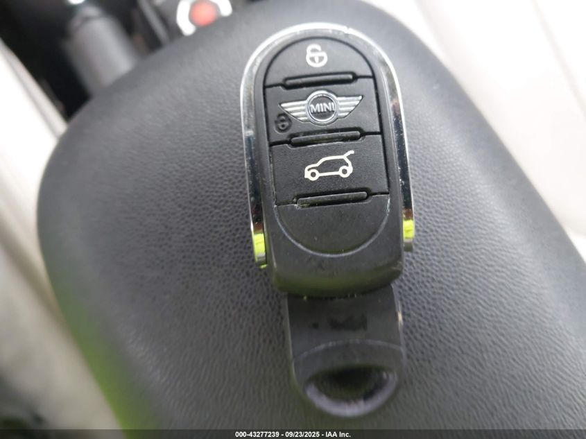 2015 Mini Hardtop Cooper S VIN: WMWXU3C52F2B65749 Lot: 43277239