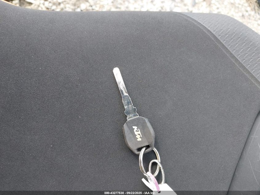 2024 Ktm 990 Duke VIN: VBKTV9405RM994971 Lot: 43277538