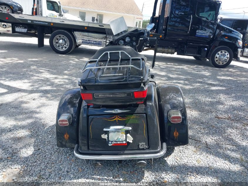 2011 Harley-Davidson Flhtcutg VIN: 1HD1MAM12BB855936 Lot: 43277555