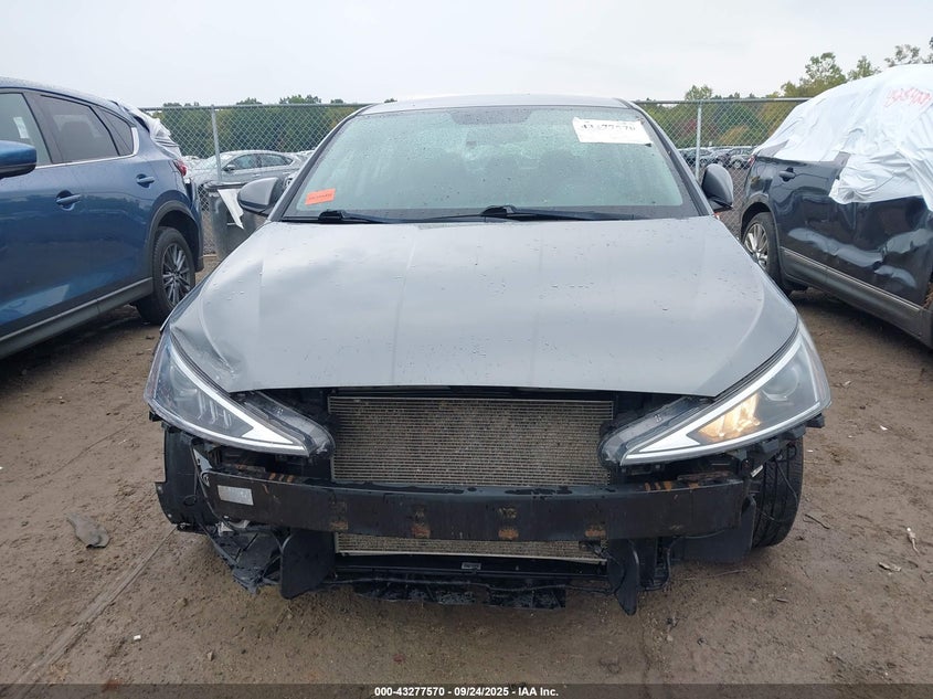 2019 HYUNDAI ELANTRA SE - 5NPD74LF4KH497077