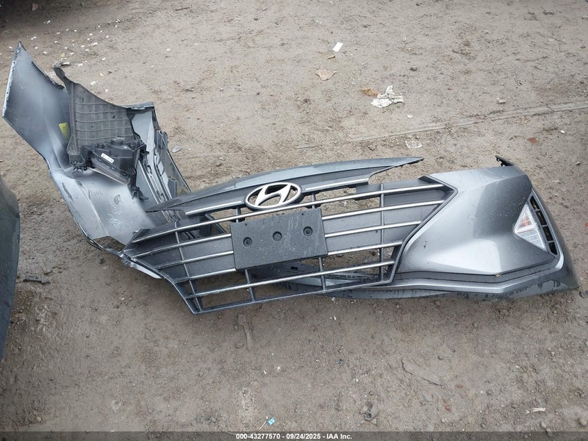 2019 HYUNDAI ELANTRA SE - 5NPD74LF4KH497077