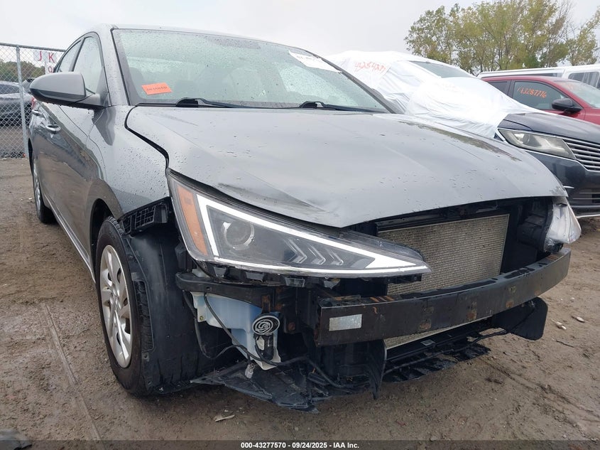 2019 HYUNDAI ELANTRA SE - 5NPD74LF4KH497077