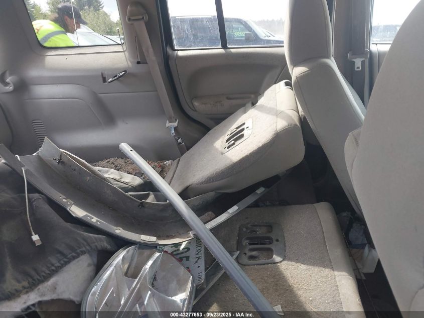 2005 Jeep Liberty Sport VIN: 1J4GL48K15W595541 Lot: 43277653