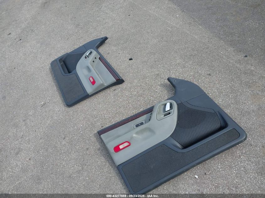 2002 Jeep Grand Cherokee Overland VIN: 1J8GW68J82C154138 Lot: 43277859